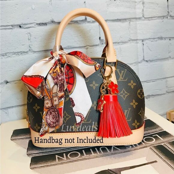 Tassel Charm  Vibrant RED - Picture 1 of 3